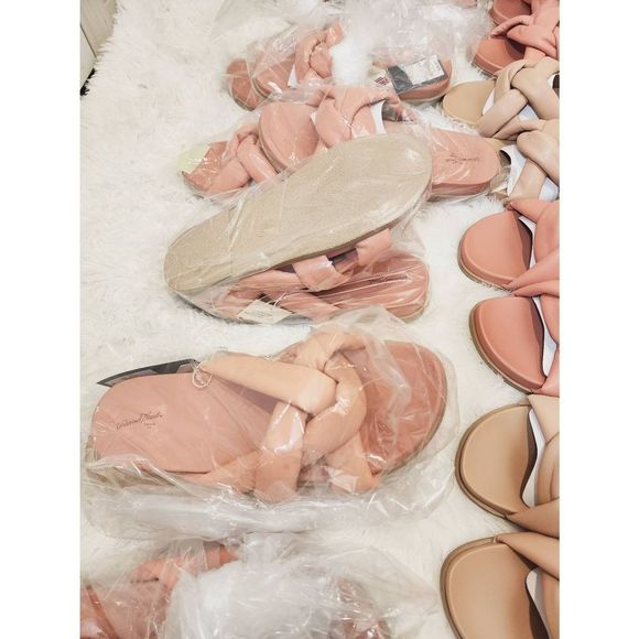 Large reseller Bundle of Universal Thread shoes - Picture 6 of 11